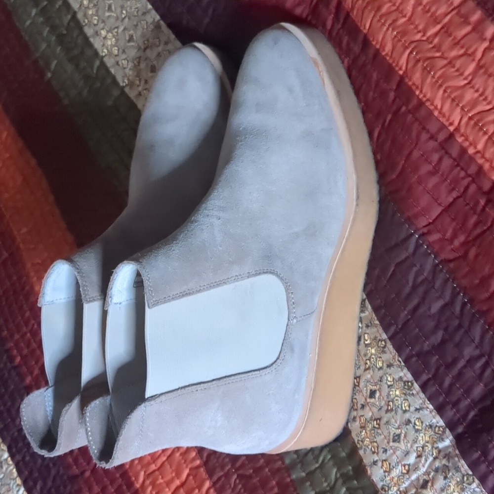 CLARK'S*Originals Ornella Boot in sand stone size 8.5, gum sole rare, EUC. Hot